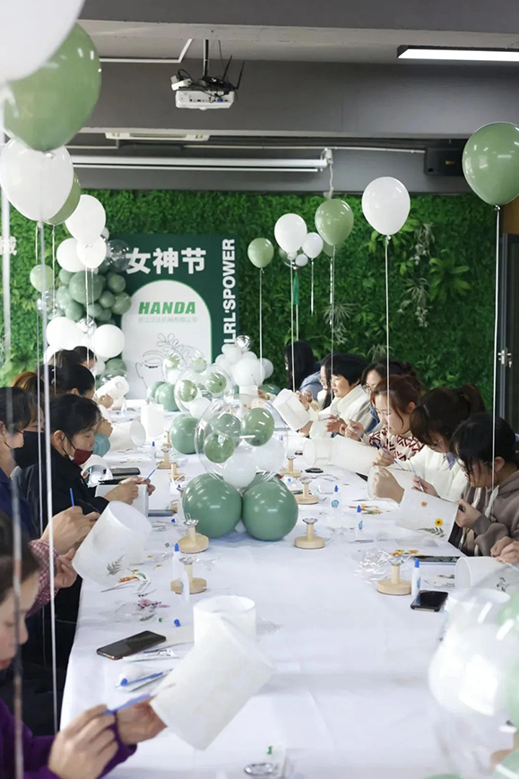 1753858310457918.jpg 303.jpg