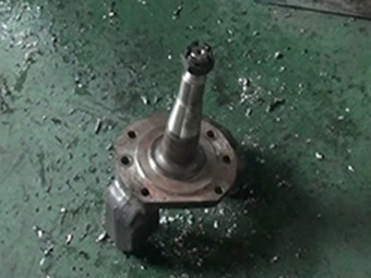 汽车转向节钻孔